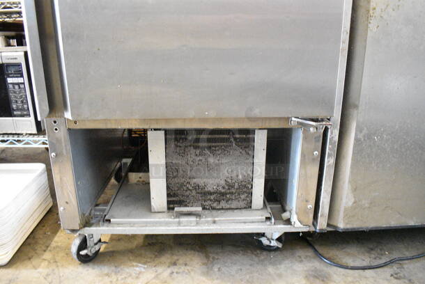 Avantco 178CFD1FF Stainless Steel Commercial Single Door Reach In Freezer on Commercial Casters. 115 Volts, 1 Phase. Tested and Powers On But Does Not Get Cold - Image 2 of 5
