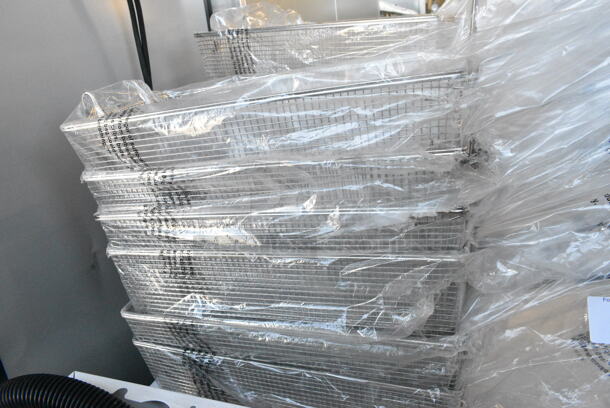 12 BRAND NEW SCRATCH AND DENT! Metal Fry Basket. 12 Times Your Bid!  - Image 3 of 4