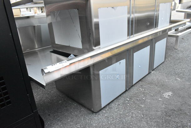 BRAND NEW SCRATCH AND DENT! Regency 600DDTS384RT 16-Gauge 7' Soiled / Dirty Dish Table with 3-Compartment Sink - 16" x 20" x 14" Bowls - Right Drainboard. No Legs.  - Image 3 of 10