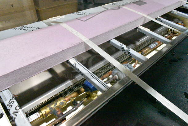 BRAND NEW! Hussmann CR3-P-4-SH-RSS-R Metal Open Grab N Go Merchandiser w/ Top Cabinet. 120/208-240 Volts, 1 Phase.  - Image 5 of 11