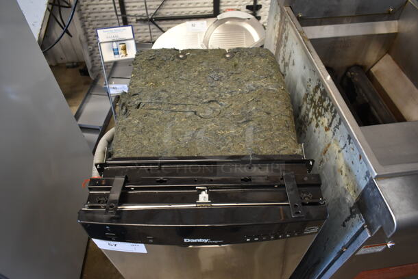 BRAND NEW SCRATCH AND DENT! Danby DDW1802EBLS Stainless Steel Undercounter Dishwasher. 120 Volts, 1 Phase.  - Image 2 of 9