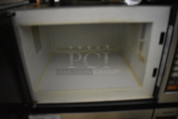 2014 Panasonic NE-1054F Metal Countertop Commercial Microwave Oven. 120 Volts, 1 Phase. 20x13x12 - Image 4 of 5