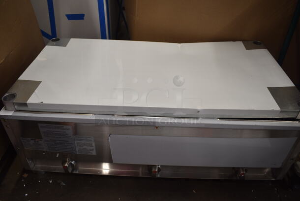 BRAND NEW SCRATCH AND DENT! ServIt 423GST3WENG Stainless Steel Commercial Natural Gas Powered Three Pan Open Well Natural Gas Steam Table. 10,500 BTU. No Legs or Under Shelf.  - Image 5 of 8