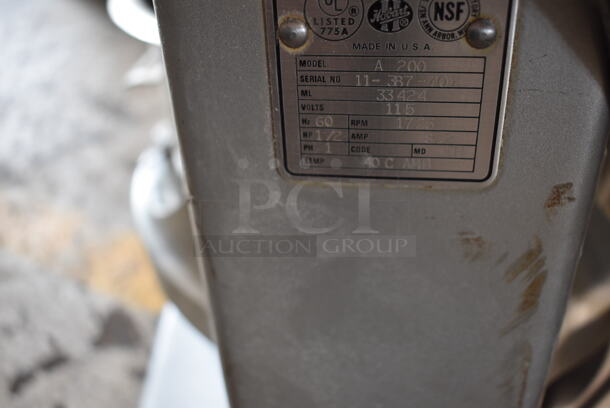 Hobart A 200 Metal Commercial Countertop 20 Quart Planetary Dough Mixer w/ Stainless Steel Mixing Bowl, Paddle and Whisk Attachments. 115 Volts, 1 Phase. Tested and Working! - Image 4 of 5
