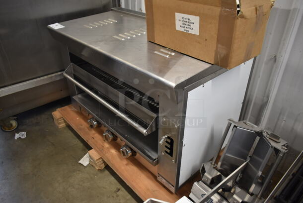BRAND NEW SCRATCH AND DENT! Cooking Performance Group CPG 351S36SBN Stainless Steel Commercial Natural Gas Powered Salamander Broiler Cheese Melter. 36,000 BTU. Tested and Working! - Image 2 of 5