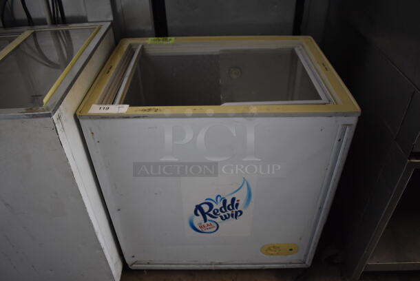 SC-142 Metal Chest Cooler Merchandiser on Commercial Casters. 115 Volts, 1 Phase. 29x21.5x32. Tested and Working! - Image 1 of 6