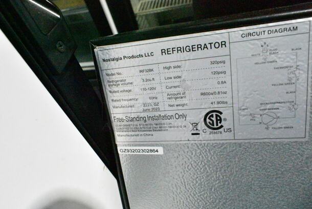Igloo Nostalgia IRF32BK Mini Cooler. 115 Volts, 1 Phase. Tested and Powers On But Does Not Get Cold    - Image 5 of 5