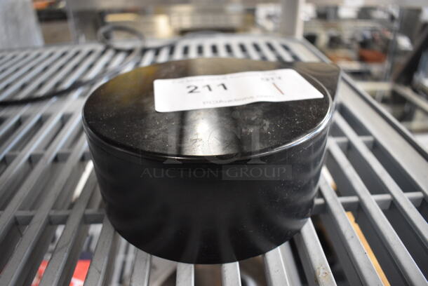 Black Poly Glass Rimmer. 8x6x3 - Image 1 of 3