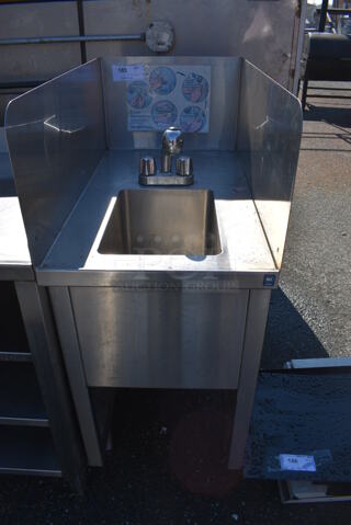 Stainless Steel Commercial Single Bay Sink w/ Faucet, Handles and Side Splash Guards. 18x32x46. Bay 10x14x9