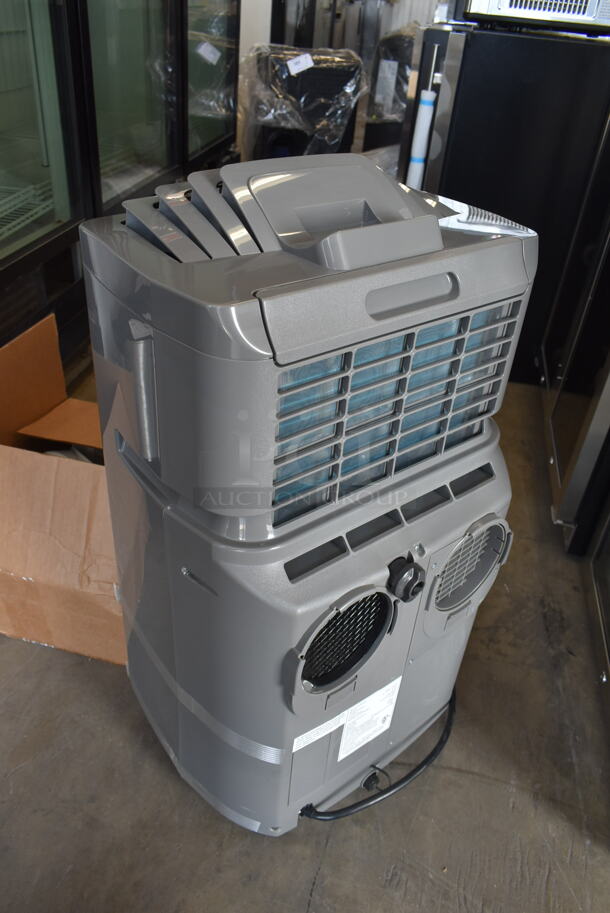 BRAND NEW SCRATCH AND DENT! Whynter ARC-131GD 13,000 BTU Dual Hose Cooling Portable Air Conditioner, Dehumidifier, and Fan with Activated Carbon Filter in Gray. 115 Volts, 1 Phase. Tested and Working! - Image 5 of 7
