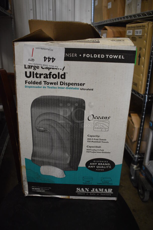 BRAND NEW IN BOX! San Jamar Poly Wall Mount Paper Towel Dispenser
