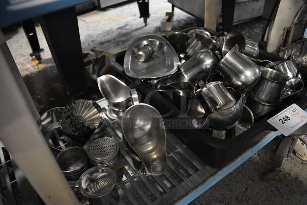 ALL ONE MONEY! Tier Lot of Various Metal Items Including Pitchers and Gravy Boats - Image 5 of 5