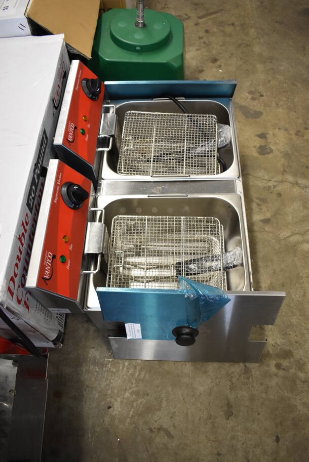 BRAND NEW IN BOX! Avantco 177F102 Stainless Steel Commercial Countertop Electric Powered 2 Bay Fryer w/ 2 Metal Baskets and 2 Lids. 24x16.5x12 - Image 4 of 7