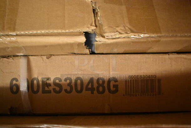 BRAND NEW SCRATCH AND DENT! Regency 600ES3048G  30" x 48" 16-Gauge Stainless Steel Equipment Stand with Galvanized Undershelf - Image 2 of 2