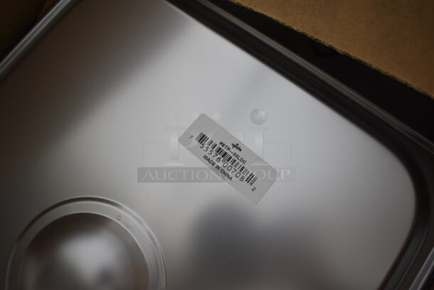 7 BRAND NEW IN BOX! Update Stainless Steel 1/2 Size Lids. 7 Times Your Bid! - Image 3 of 4