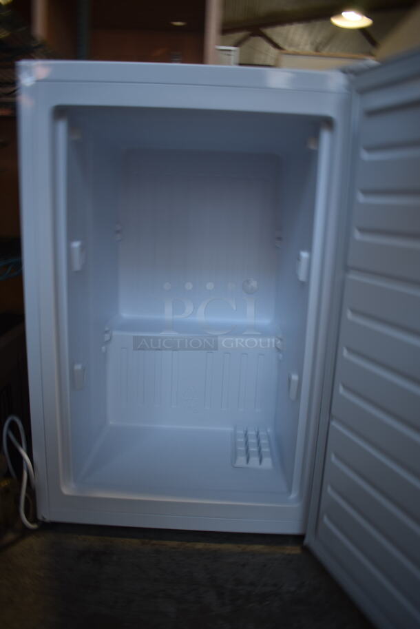Criterion CUF36C1W Metal Mini Cooler. 115 Volts, 1 Phase. Tested and Working! - Image 5 of 10