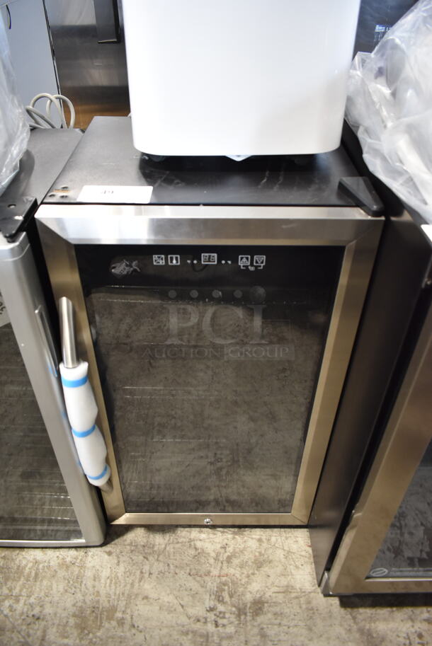 BRAND NEW SCRATCH AND DENT! Avanti BCA306SS  19 in. 3.0 cu. ft. Freestanding Beverage Center with Adjustable Shelves & Digital Controls. 115 Volts, 1 Phase. Tested and Working! - Image 1 of 4