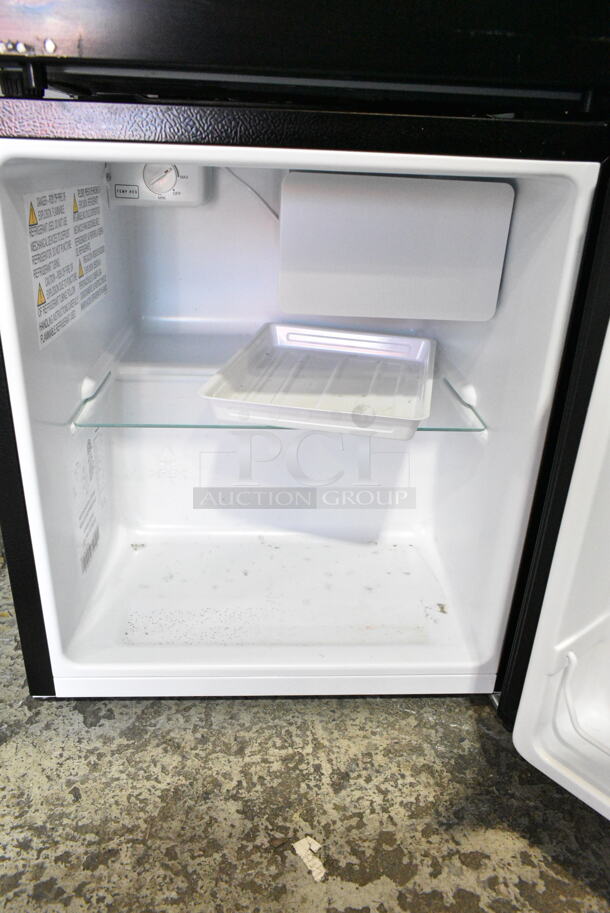 Hisense WMS017M6XBE Mini Cooler. 115 Volts, 1 Phase. Tested and Working! - Image 3 of 5