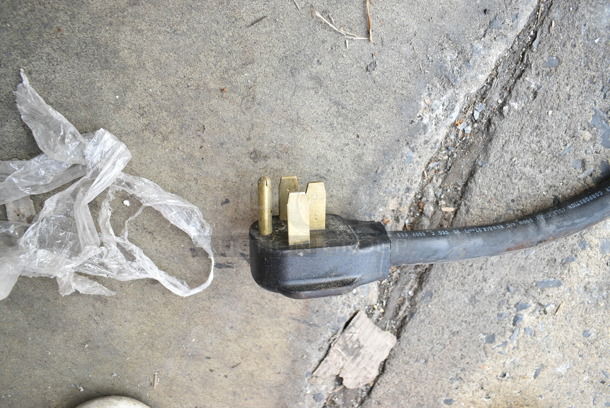 2020 Bunn ICB TWIN SH ENERGY STAR Stainless Steel Commercial Countertop Double Coffee Machine w/ Hot Water Dispenser, 2 Poly Brew Baskets and 1 Satellite Server. 120/208 Volts, 1 Phase. - Image 10 of 11