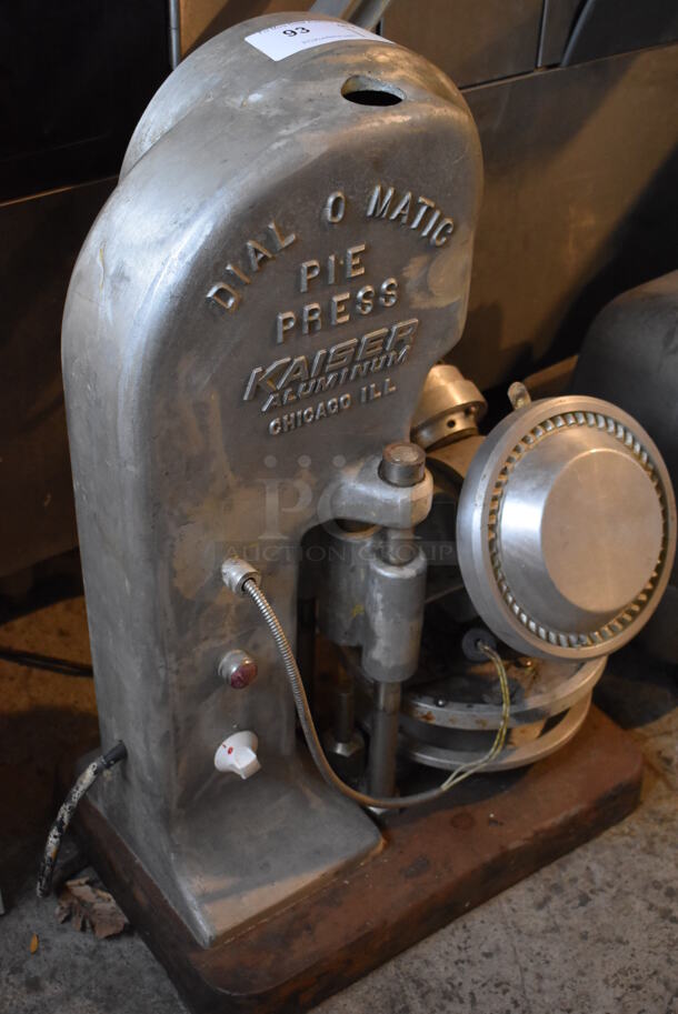 Dial O Matic D-301 Metal Commercial Countertop Pie Crust Press. 115 Volts, 1 Phase. 21x21x37. Tested and Does Not Power On - Image 2 of 5