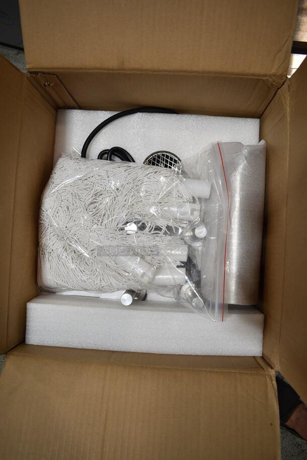 BRAND NEW SCRATCH AND DENT! Noble 274GP1250 Glass Genie Commercial Five Brush Electric Glass Polisher. 120 Volts, 1 Phase. Tested and Working! - Image 3 of 4