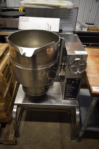 Groen TDHC-40 Stainless Steel Commercial Natural Gas Powered 40 Quart Steam Kettle Manual Tilting Kettle. 