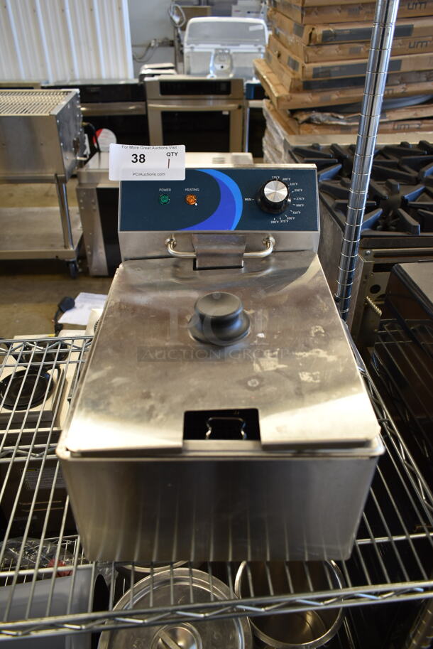 BRAND NEW SCRATCH AND DENT! 2023 Hoocoo FRY-10L Stainless Steel Commercial Countertop Electric Powered Fryer w/ Lid and Fry Basket. 120 Volts, 1 Phase. - Image 2 of 6