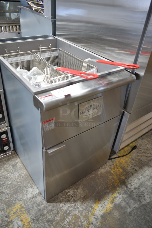 BRAND NEW SCRATCH AND DENT! 2023 Mainstreet 541FF100L Liquid Propane 70-100 lb. Stainless Steel Floor Fryer w/ 2 Metal Fry Baskets. 150,000 BTU - Image 3 of 9