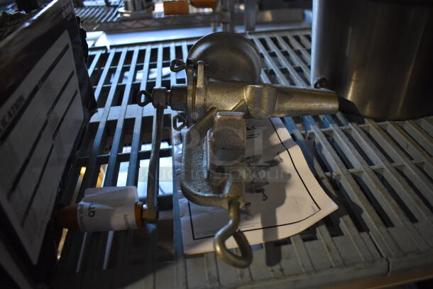 Weston Metal Manual Wheatgrass Juicer. 4.5x11.5x12 - Image 2 of 5