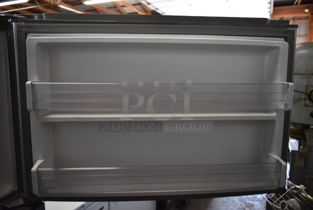 Whirlpool WRT511SZDM00 Stainless Steel Cooler Freezer Combo. 115 Volts, 1 Phase. Tested and Powers On But Does Not Get Cold - Image 3 of 6