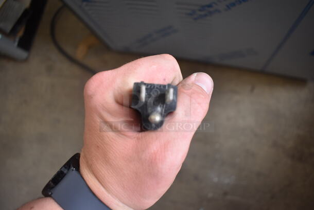 2021 Avantco Coldream 3M Refrigerated Beverage Dispenser 120 Volts 1 Phase Tested and Working! - Image 9 of 9