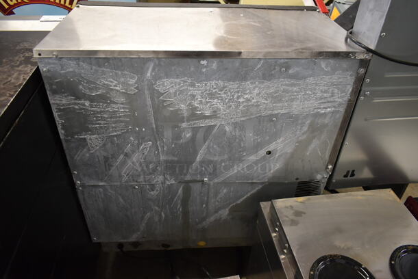 Hoshizaki Stainless Steel Commercial Ice Head on Bin w/ Commercial Casters. - Image 7 of 9