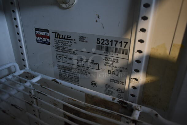 True GDM-33SSL-54 Metal Commercial 2 Door Reach In Cooler Merchandiser w/ Poly Coated Racks and Drink Sliders. 115 Volts, 1 Phase. Tested and Working! - Image 5 of 5