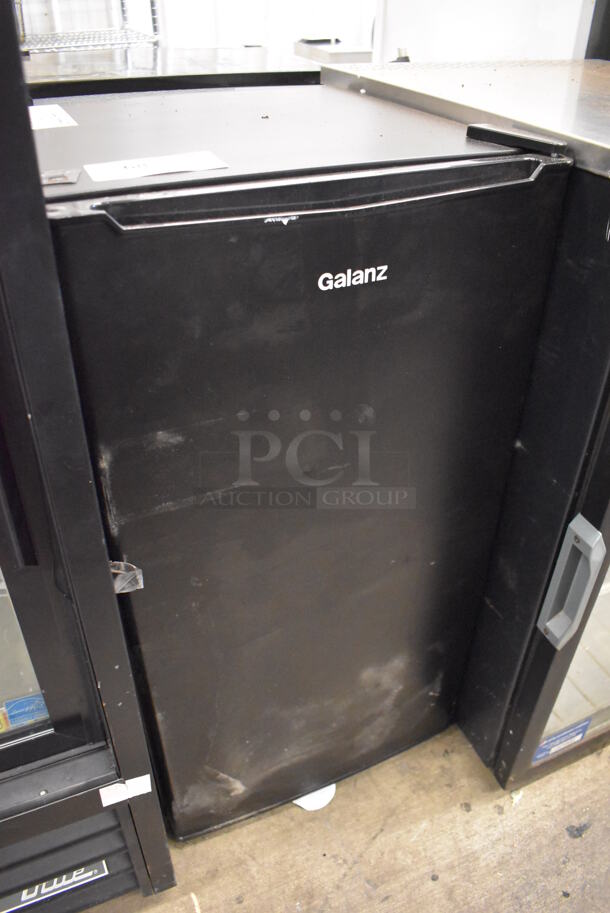 Galanz GLR33MBKE02 Metal Mini Cooler. 120 Volts, 1 Phase. 18x19x34. Cannot Test Due To Cut Power Cord - Image 2 of 6