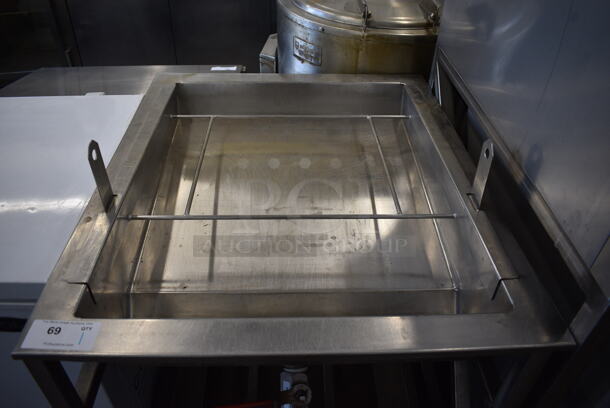 Stainless Steel Commercial Icing Glazing Station on Commercial Casters. 31.5x39x40 - Image 2 of 7