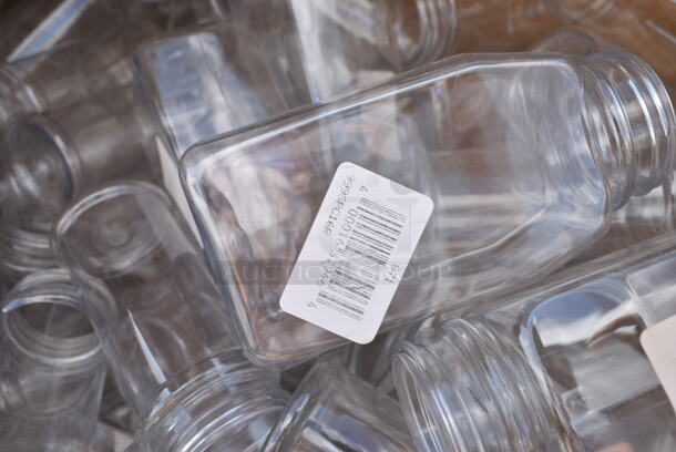 PALLET LOT of 14 BRAND NEW Boxes Including Dart 90HTPF1R White Foam Square Take Out Container with Hinged Lid 9" x 9" x 3" - 200/Case, 500SPC040 4 oz. Round Plastic Spice Jar - 500/Case, 999SPC16R Containers, Fineline 5032-L Super Bowl Clear PET Plastic Dome Lid for 32 oz. Bowls - 100/Case, 500LSTRWL Choice 9, 12, 16, 20, and 24 oz. Clear Strawless / Sip Lid - 1000/Case. 14 Times Your Bid!  - Image 7 of 12