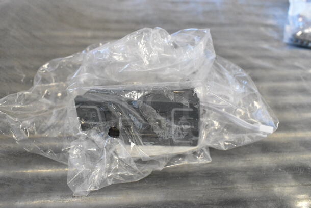 3 BRAND NEW SCRATCH AND DENT! Items Including Cleveland KE00458-1 Control Box; Ket,Kgl/T, Avantco 177T140CHAIN Replacement Drive Chain for T140 Conveyor Toaster, RTW-125L. 3 Times Your Bid!  - Image 7 of 8