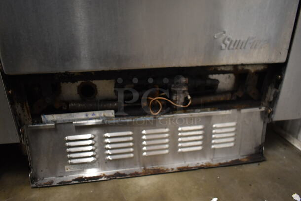 Garland SunFire SX-6-26 Stainless Steel Commercial Natural Gas Powered 6 Burner Range w/ Oven, Over Shelf and Back Splash.  - Image 6 of 7