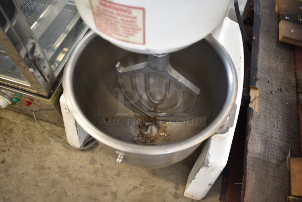 Berkel EF20 Metal Commercial 20 Quart Planetary Dough Mixer w/ Stainless Steel Mixing Bowl and Paddle Attachment. 110 Volts, 1 Phase. Tested and Powers On But Parts Do Not Move - Image 4 of 7