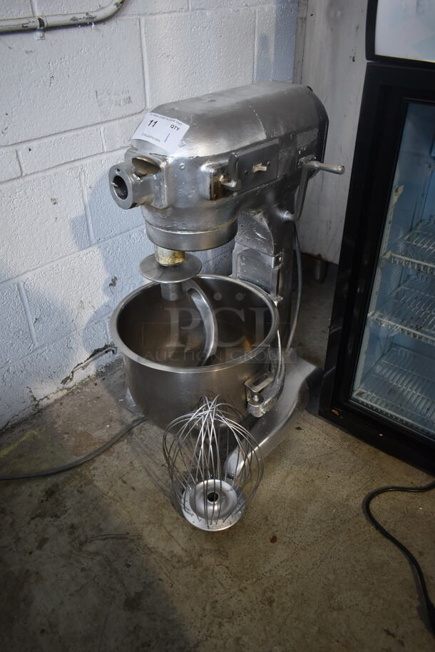 Hobart A200 Metal Commercial Countertop 20 Quart Planetary Dough Mixer w/ Stainless Steel Mixing Bowl, Dough Hook and Whisk Attachments. 115 Volts, 1 Phase. Tested and Working! - Image 10 of 10