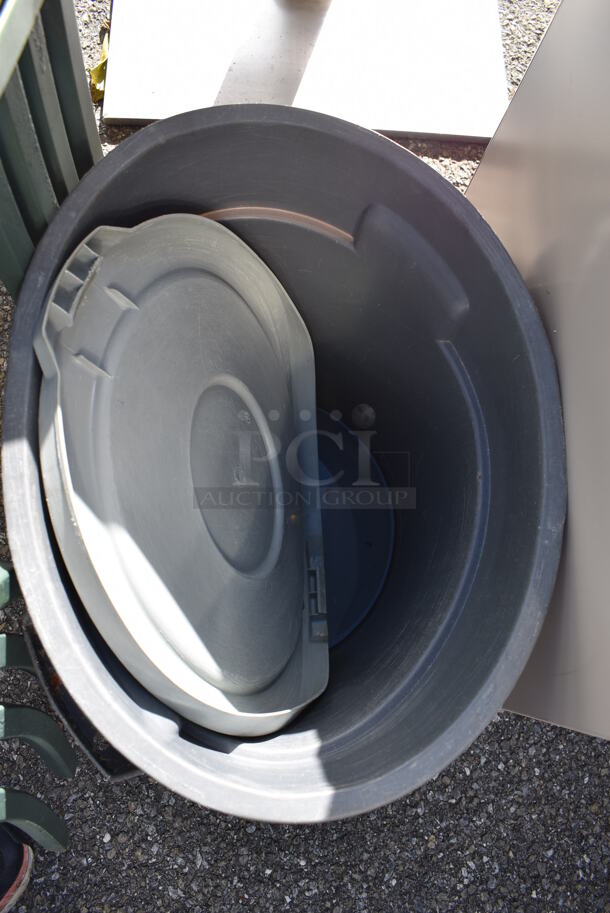 Gray Poly Trash Can w/ Lid. 19x16x17 - Image 2 of 3