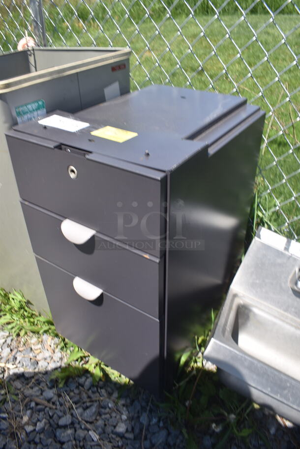 Metal 3 Drawer Filing Cabinet - Image 4 of 7