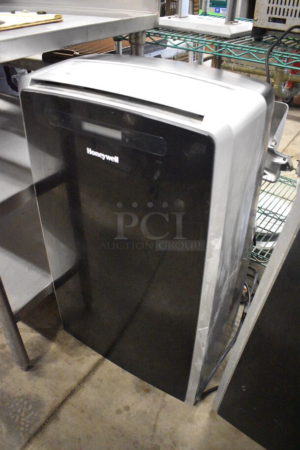 Honeywell Model MM14CCS Portable Air Conditioner on Casters. 115 Volts, 1 Phase. 18x15x34 - Image 2 of 4