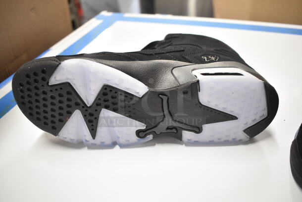 Nike Black Boys Size 5Y Air Jordan Sneakers. - Image 6 of 8