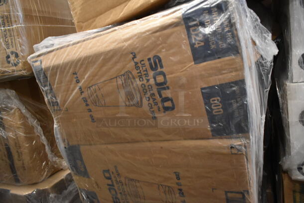 PALLET LOT of 19 BRAND NEW Boxes Including 760FF16 Choice 16 oz. French Fry Cup - 1000/Case, Lavex 502386016CL Lavex 55-60 Gallon 16 Micron 38" x 60" High Density Janitorial Can Liner / Trash Bag - 200/Case, 760SOUP8WPA Choice 8 oz. White Double Poly-Coated Paper Food Cup with Vented Paper Lid - 250/Case,  TD24 Solo Ultra Clear™ TD24 24 oz. Customizable Clear PET Plastic Cold Cup - 600/Case. 19 Times Your Bid!  - Image 8 of 12