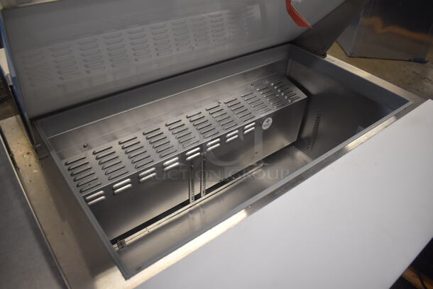 BRAND NEW! Continental SW72-30M Stainless Steel Commercial Sandwich Salad Prep Table Bain Marie Mega Top on Commercial Casters. 115 Volts, 1 Phase. 72x34x42. Tested and Working! - Image 5 of 9