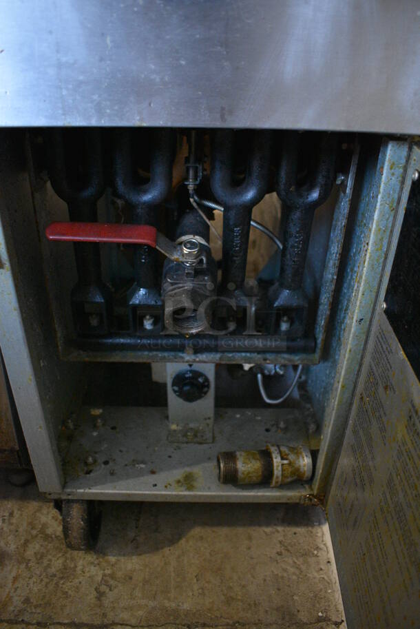 2016 Pitco Frialator FF400-N Stainless Steel Commercial Natural Gas Powered Deep Fat Fryer w/ 2 Metal Fry Baskets and Splash Guard on Commercial Casters. 120,000 BTU. 15.5x30x50 - Image 7 of 7