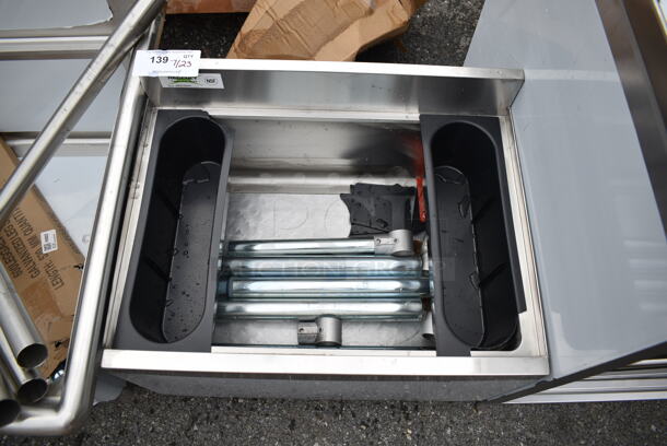 BRAND NEW SCRATCH AND DENT! Regency 600IB1824CP 18" x 24" Underbar Ice Bin with 7 Circuit Post-Mix Cold Plate and Bottle Holders - 51 lb. - Image 3 of 6