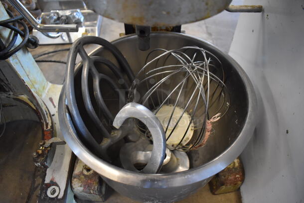 Metal Commercial Countertop 20 Quart Planetary Dough Mixer w/ Metal Mixing Bow, Dough Hook, Paddle and Balloon Whisk Attachments. 115 Volts, 1 Phase. 17x17x30. Cannot Test - Unit Needs New Power Cord - Image 4 of 6