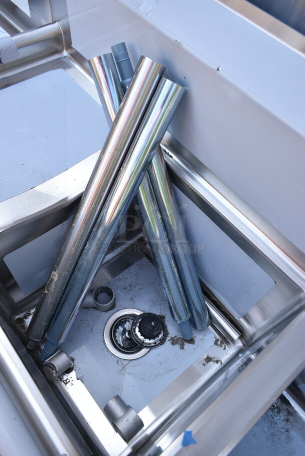 BRAND NEW SCRATCH AND DENT! Regency 600S3151515L Stainless Steel Commercial 3 Bay Sink w/ Left Side Drain Board. Bays 15x15. Drain Board 13.5x17 - Image 7 of 8